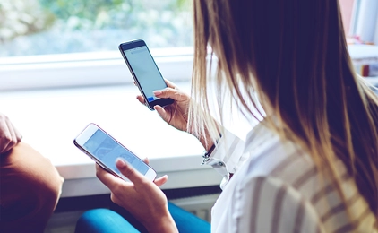 Kdo má bezpečnější operační systém? Srovnání mobilů s iOS a Androidem