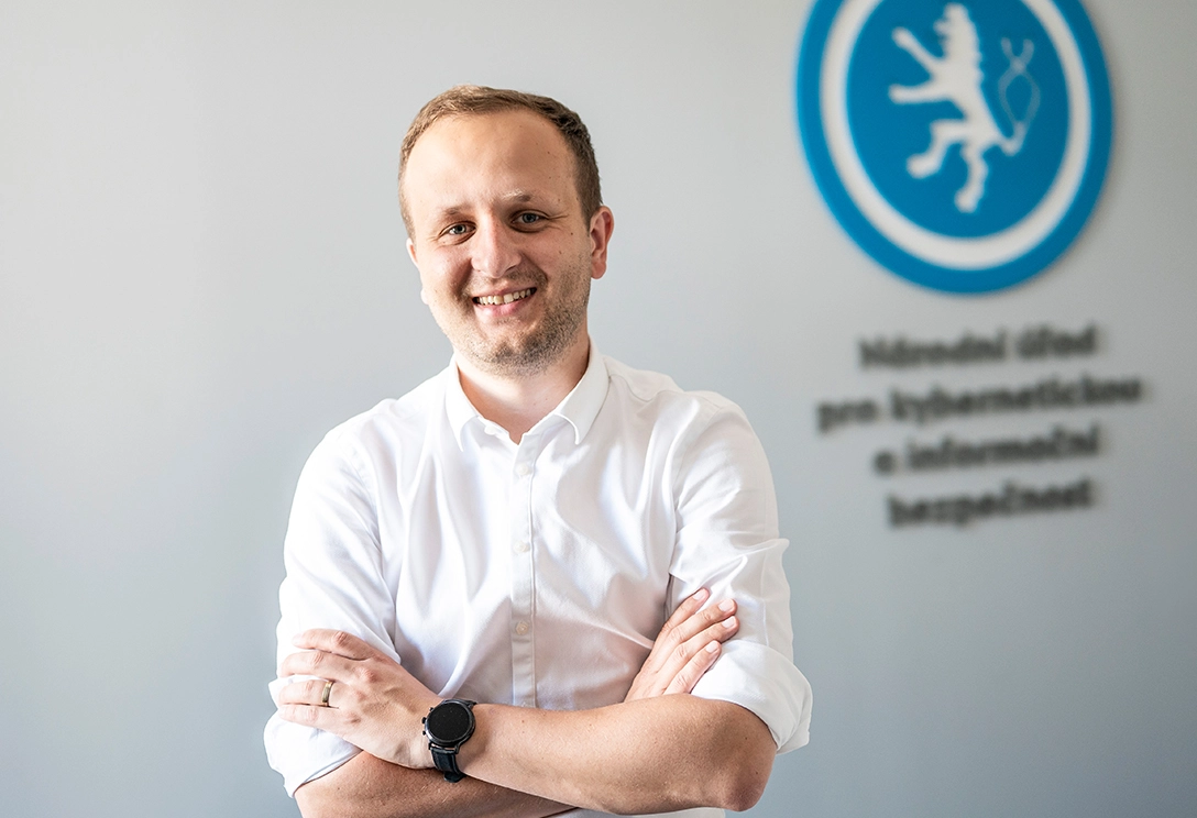 Kyberzákon není restrikce, ale pomocná ruka, říká šéf NÚKIBu Lukáš Kintr