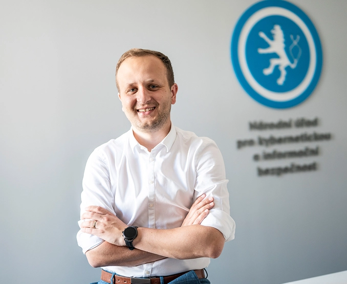 Kyberzákon není restrikce, ale pomocná ruka, říká šéf NÚKIBu Lukáš Kintr