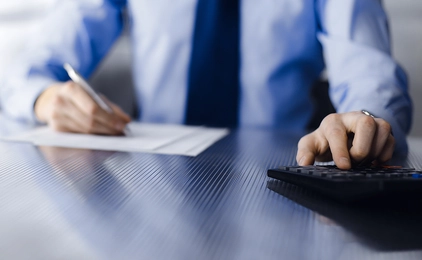 Podvody s fakturami stoj&iacute; firmy miliony. Jak nenaletět?