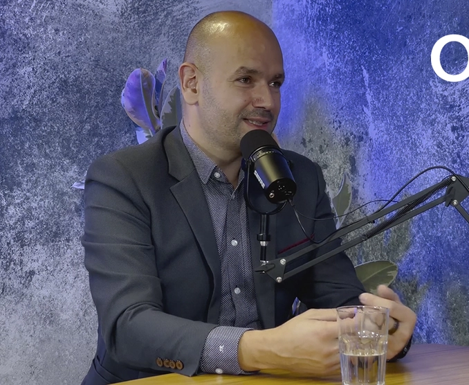 O2 CyberCast #7 s Honzou Romportlem: Co uděl&aacute; uměl&aacute; inteligence s tou na&scaron;&iacute;?