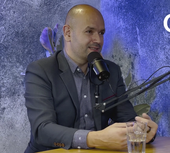 O2 CyberCast #7 s Honzou Romportlem: Co uděl&aacute; uměl&aacute; inteligence s tou na&scaron;&iacute;?