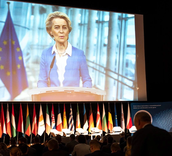 Pos&iacute;lit na&scaron;i digit&aacute;ln&iacute; p&aacute;teř. Světov&iacute; odborn&iacute;ci na kybernetickou bezpečnost diskutovali v Praze&nbsp;