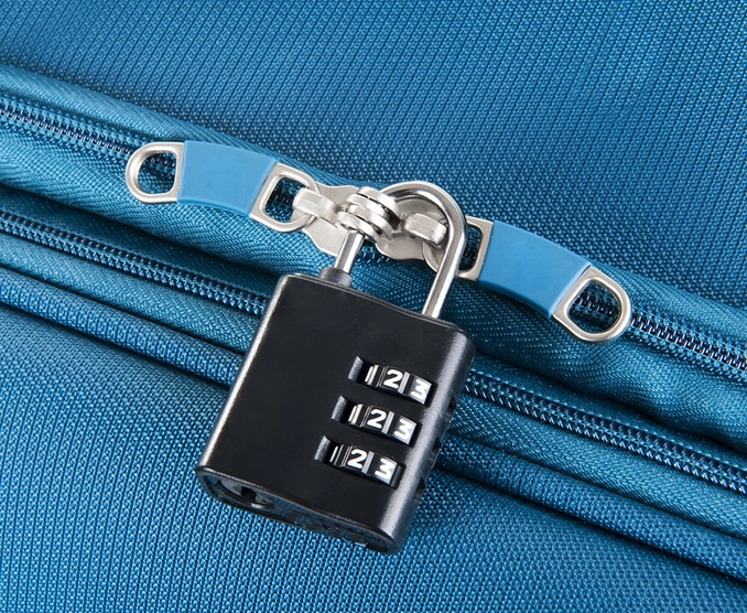 Bezpečně na cest&aacute;ch aneb jak zajistit digit&aacute;ln&iacute; bezpečnost i na dovolen&eacute;