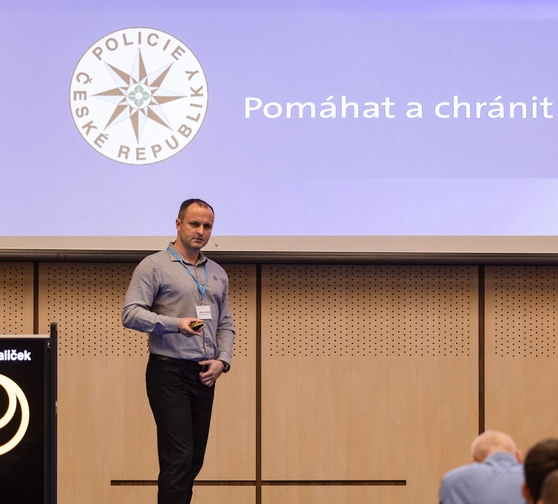 Napaden&aacute; zař&iacute;zen&iacute; okamžitě odpojte od internetu, ř&iacute;k&aacute; major Valiček