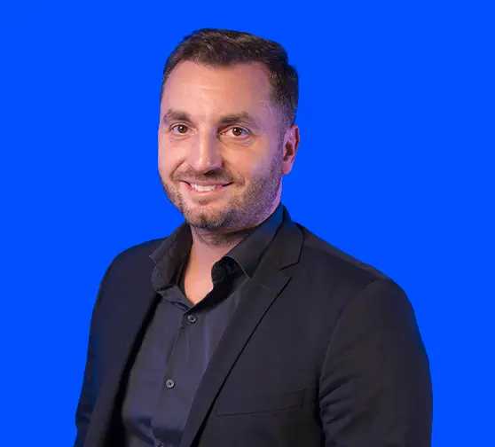 Pokud člověk zvl&aacute;dne najmout ajť&aacute;ka, zvl&aacute;dne jak&yacute;koliv jin&yacute; n&aacute;bor.