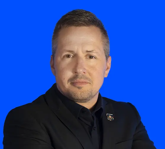 Kyber&scaron;mejdi věd&iacute;, jak v&aacute;s zmanipulovat. Na telefonu v&aacute;s drž&iacute; klidně i 12 hodin